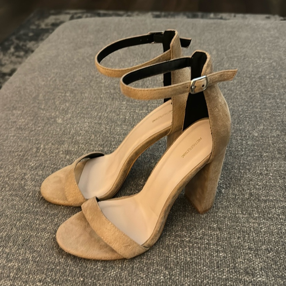 NWOT!!!! Pretty Little Thing Heels Women’s Size 9 Like New!